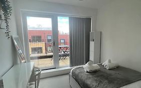 Private Room In London With Balcony